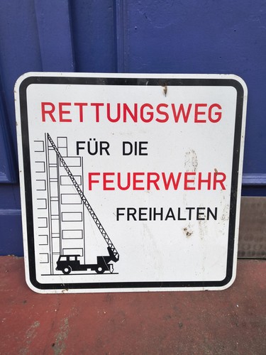 Schild rettungsweg für die - schild,